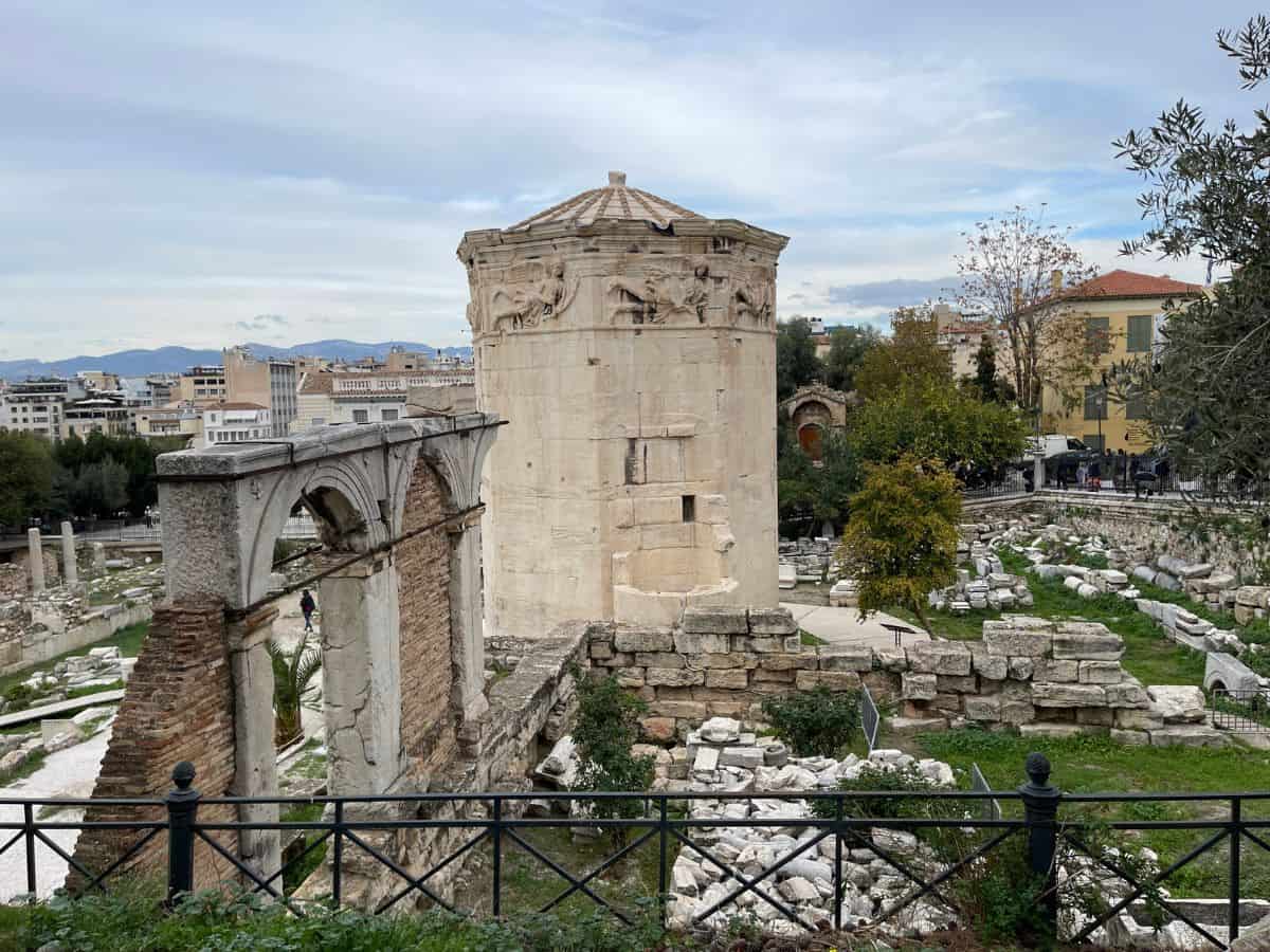 historical sites in Athens of the roman ruins 