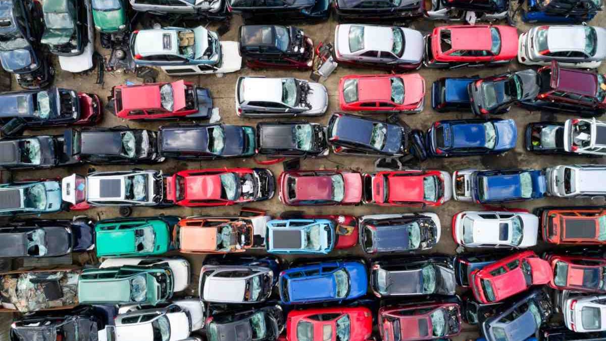 The Future of the Junk Car Industry: Selling Junk Cars Online