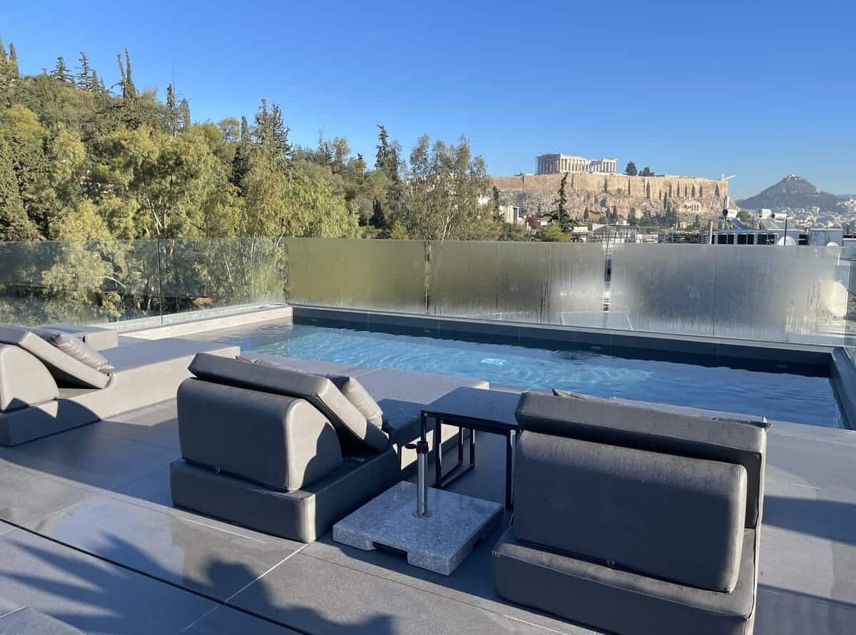 Neoma Hotel Rooftop Pool in Athens with view of the Acropolis