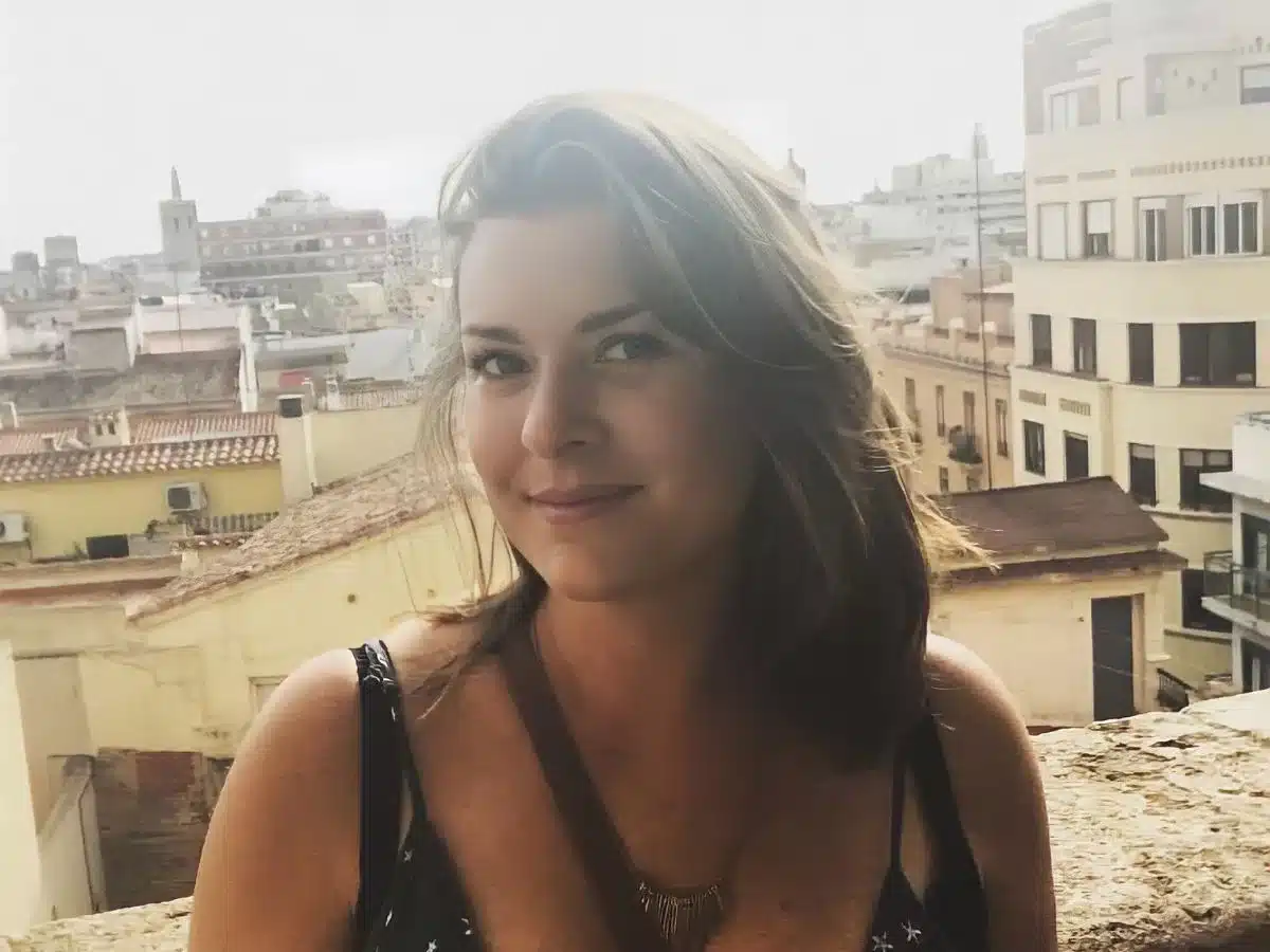 A Solo Woman Traveling in Valencia